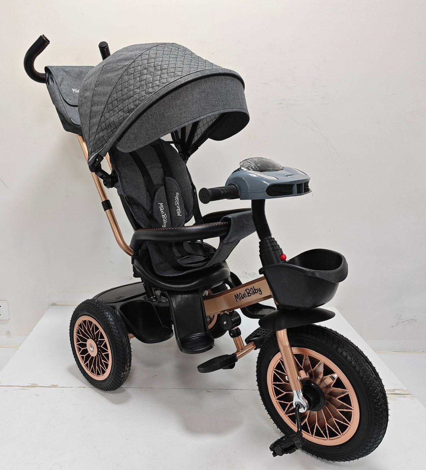 Triciclo paseador travel giratorio y Bluetooth