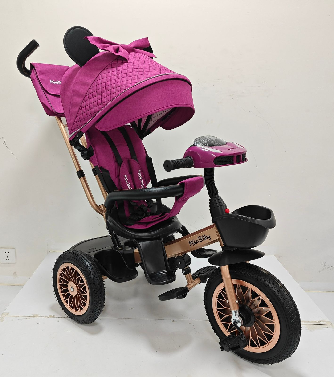 Triciclo paseador travel giratorio y Bluetooth