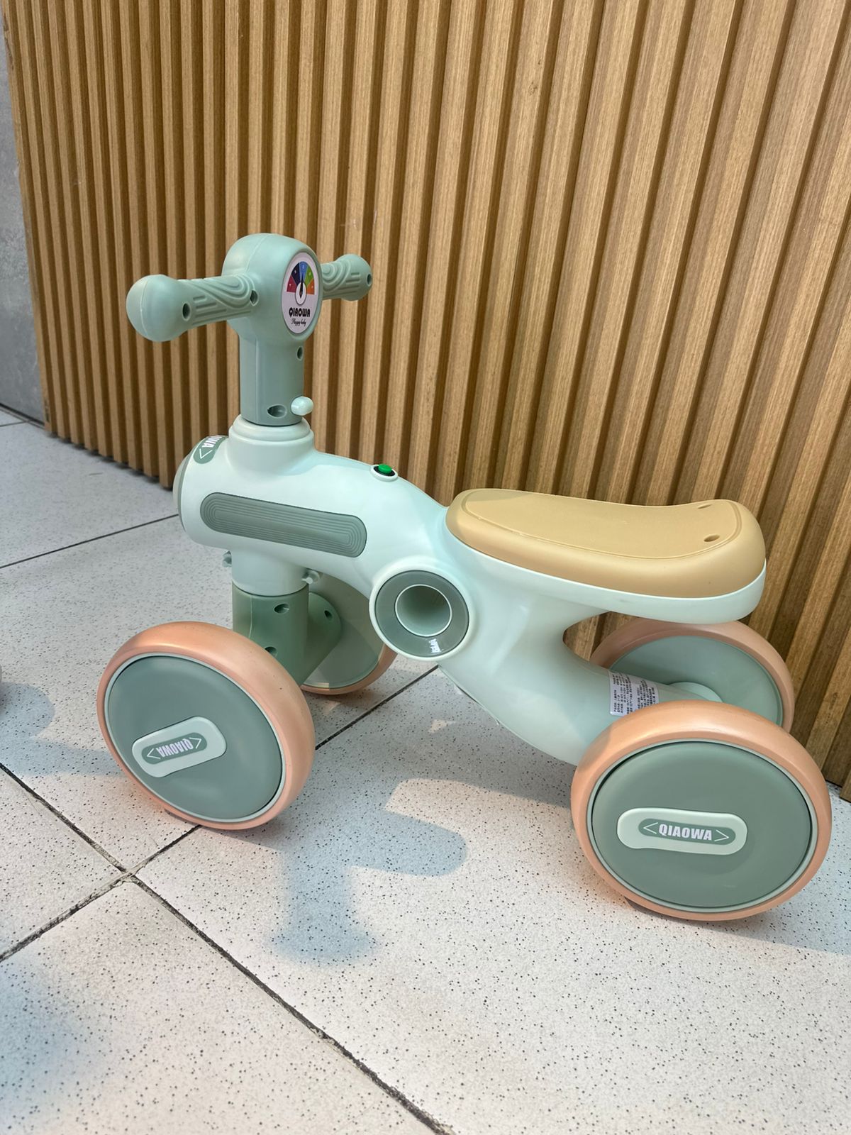 Triciclo andador rotación 135°