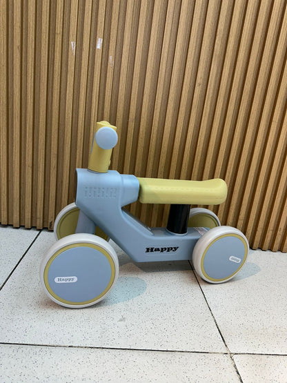 TRICICLO 4 RUEDAS CON OJOS